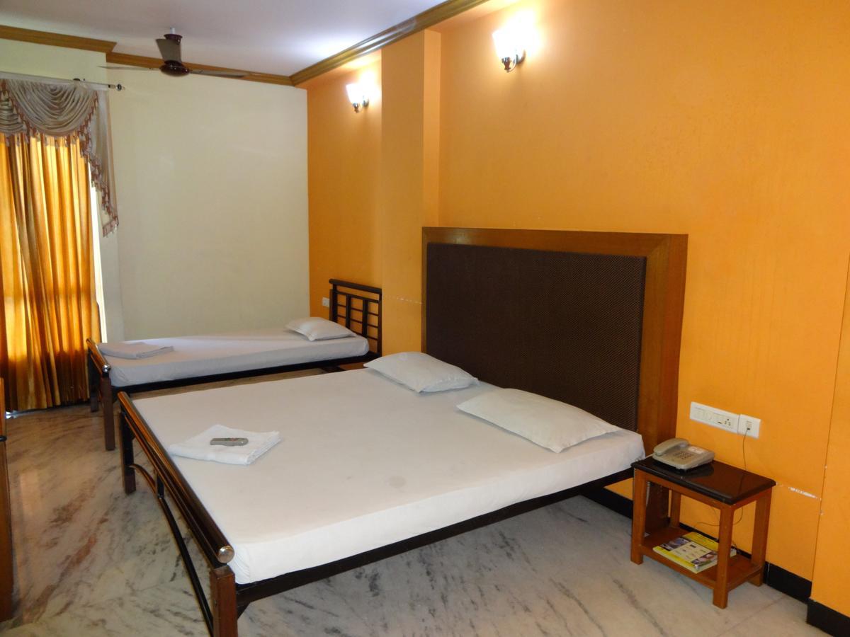 Hotel Grand Palace Коимбатур Экстерьер фото