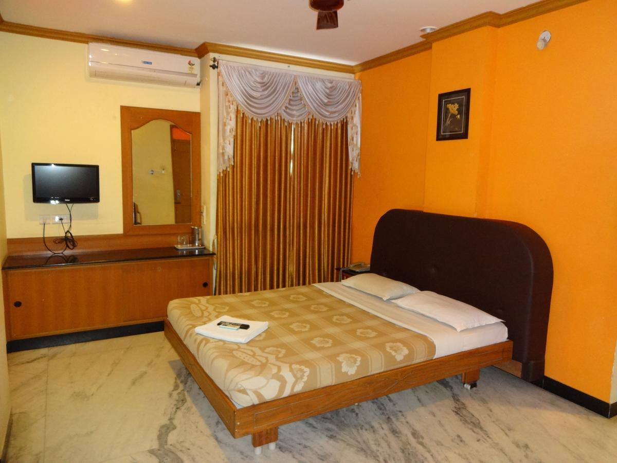 Hotel Grand Palace Коимбатур Экстерьер фото