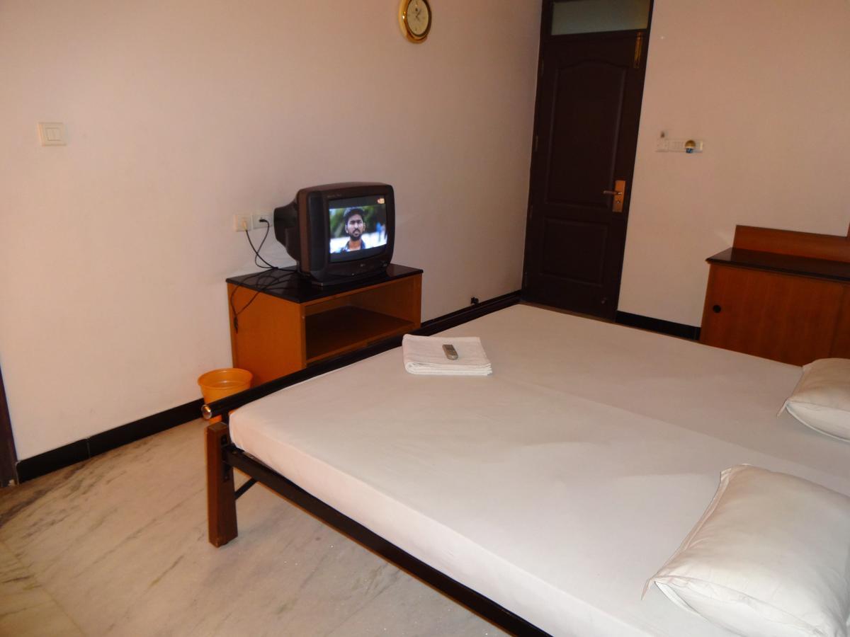 Hotel Grand Palace Коимбатур Экстерьер фото
