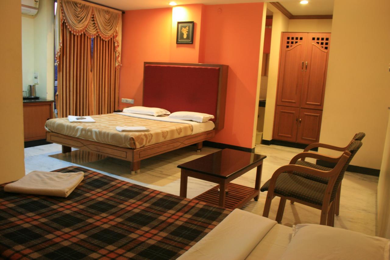 Hotel Grand Palace Коимбатур Экстерьер фото